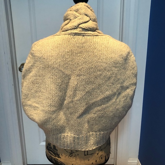 Beautiful Thick Crop Sweater Shrug cardigan - Picture 4 of 8